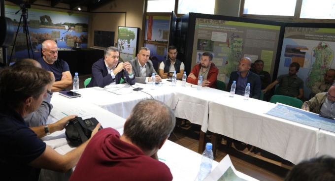 Asnje ndertim ne Divjake-Karavasta- Klosi: Parku, zone e mbrojtur Esmerald